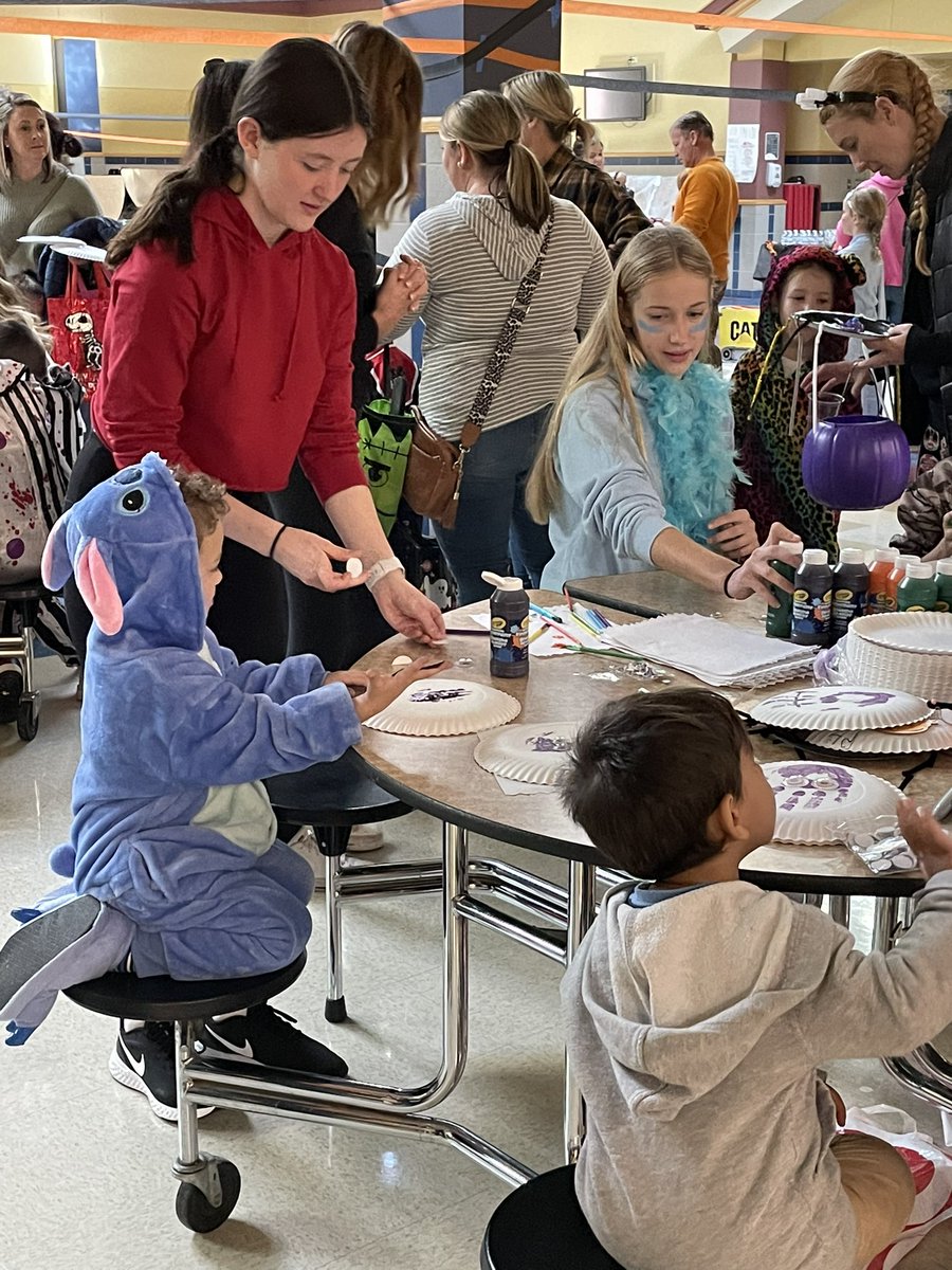 Mrs. Donahue tweet media