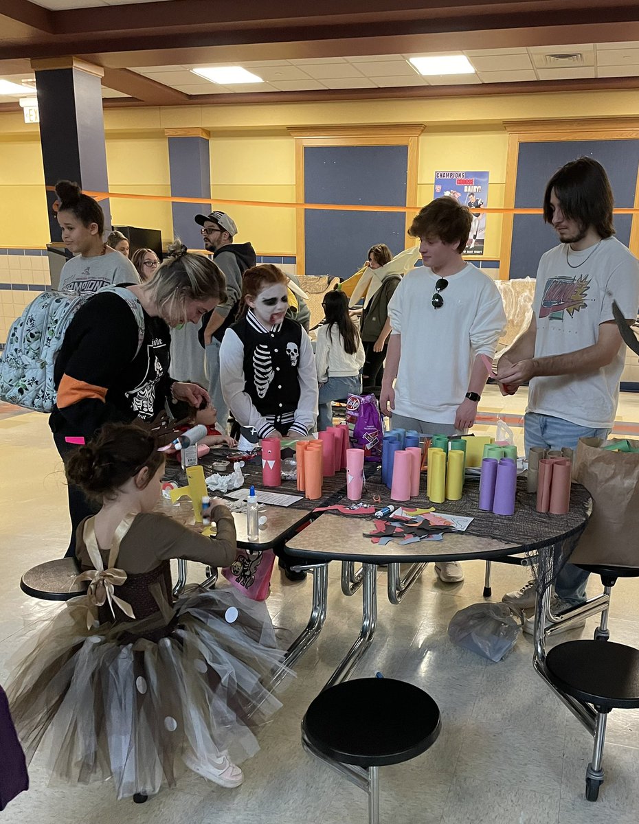 Mrs. Donahue tweet media