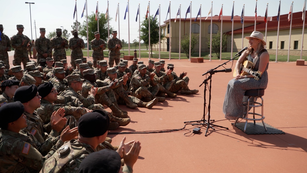 CircleAllAccess's tweet photo. .@JoSmithMusic puts her field artillery skills to the test tonight as she goes Inside The Base at @OfficialFtSill and takes on rocket and missile fire!💥

Watch #InsideTheBase tonight at 10:30/9:30c pm on Circle TV!
.
.
@USArmy @GoArmy https://t.co/nTcSIygOEo