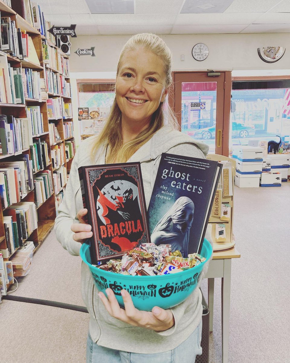 Run for Cover Bookstore tweet media