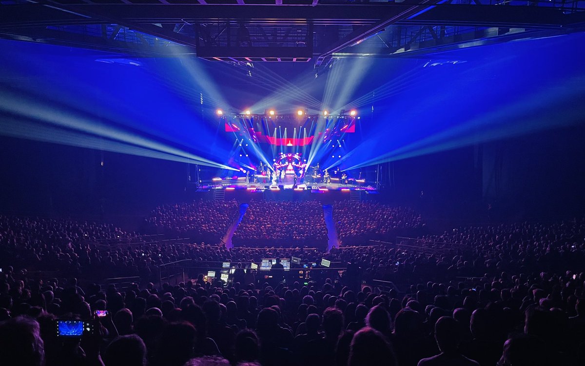 Le feu ce soir 🔥🔥🔥🔥🔥🔥

Zénith de Limoges avec <a href="/NOPLPoff/">NOPLP Officiel</a> 🤩