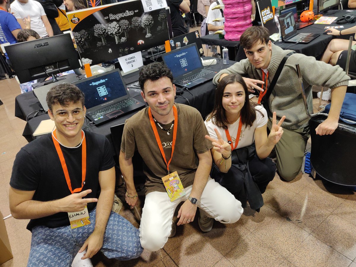 AlbertGarlo's tweet image. Primer dia d'#IndieDevDay. Esgotat, però content. Aquí quatre recomanacions: One Last Breath, Roguedice, Square Keeper i Untitled Project.
Visca el videojocs i les persones que els fan possibles!