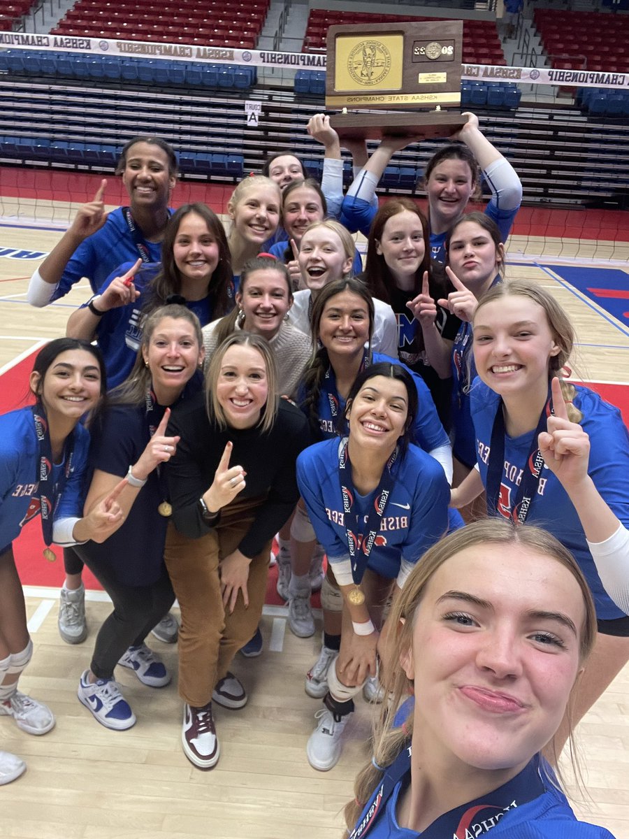 Bishop Miege Volleyball 🏐 tweet media