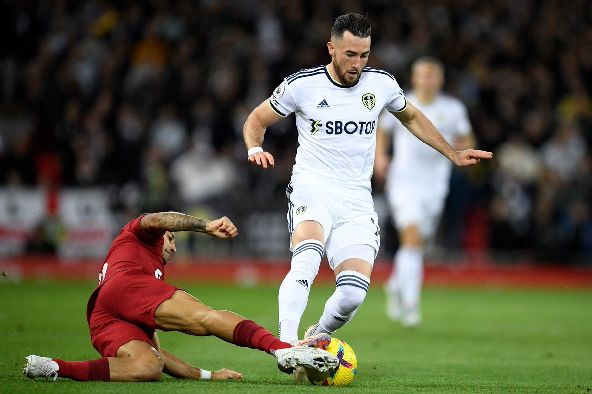 standardsport's tweet photo. Into the final ten minutes of the half and it is Leeds who lead in shots on goal at a muted Anfield.
Still 1-1 on the scoresheet.
LIVE: https://t.co/DmhClPtp9E
#LIVLEE | #PremierLeague https://t.co/5gvgBXuMwm