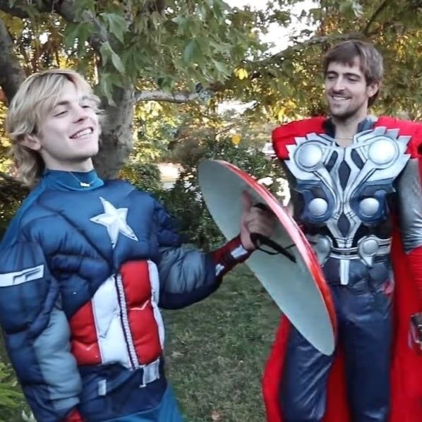rossonfile's tweet photo. happy halloweekend! https://t.co/Kc3ycEhmu1