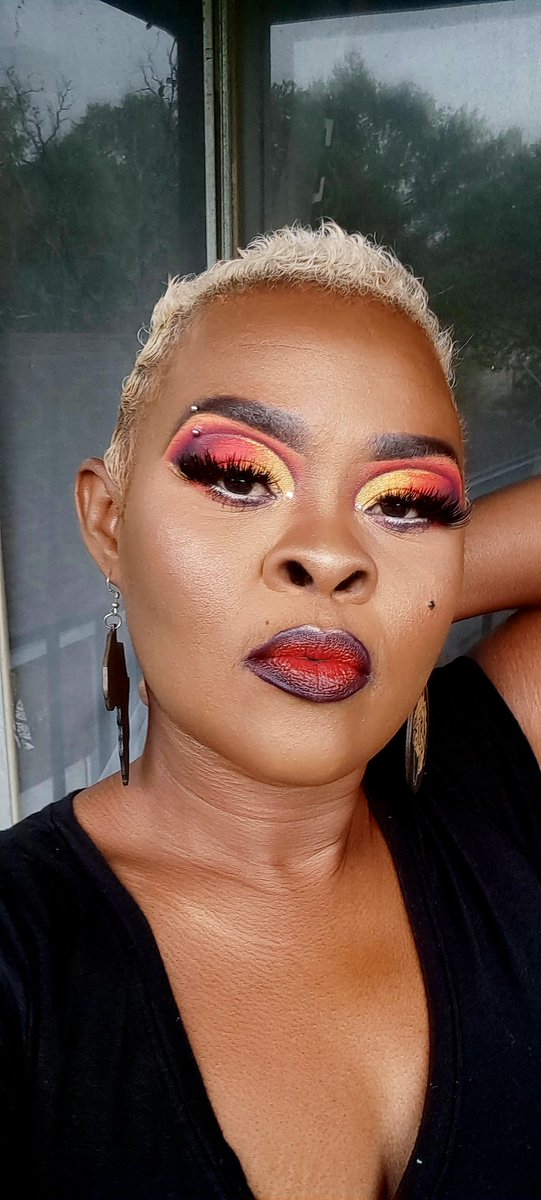 ViiKimber's tweet photo. If you want opportunity to knock it's time to build the door. #Accentuated #MelaninAccentuates We Don't Cover Our Flaws We Accentuate Our Beauty! https://t.co/FjXGxOsdmI