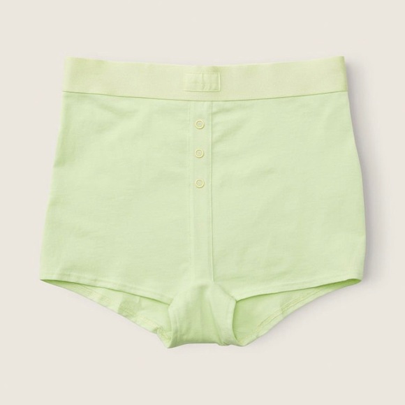 leopardess111's tweet image. So good I had to share! Check out all the items I'm loving on @Poshmarkapp #poshmark #fashion #style #shopmycloset #colosseum #pinkvictoriassecret: posh.mk/WwqBlwoOwub