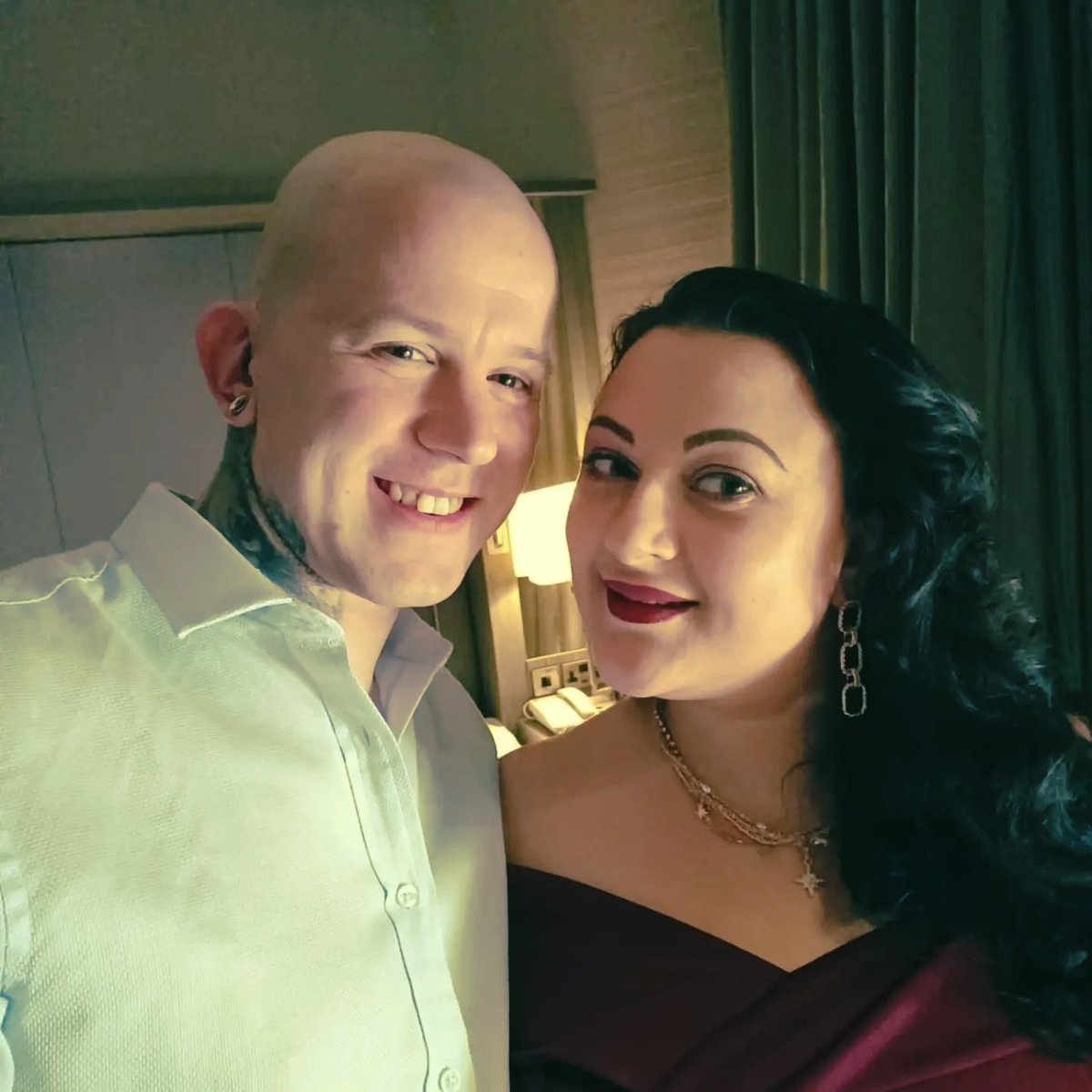 ZoeDowell90's tweet photo. SHU grad ball ready ❤️👩🏻‍🎓👩🏻‍⚕️ https://t.co/wR4YKbzZbM