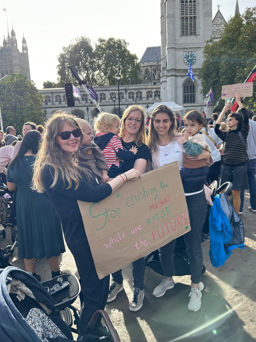Such a great day to show that we urgently need change for #MarchOfTheMummies @PregnantScrewed - thanks for joining nana <a href="/Manda_earlyed/">Dr Amanda Crow</a>