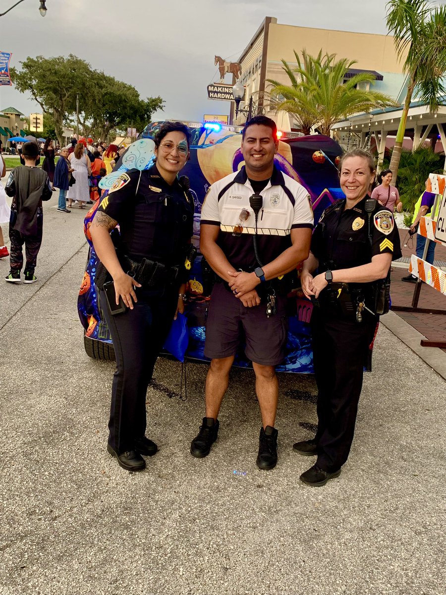 Amanda and I came out for #BooOnBroadway in @CityofKissimmee last night. So happy to see so many local families enjoying a little Halloween fun. Thanks to @kissimmeepolice for keeping our community safe! 🎃 👻 🍬