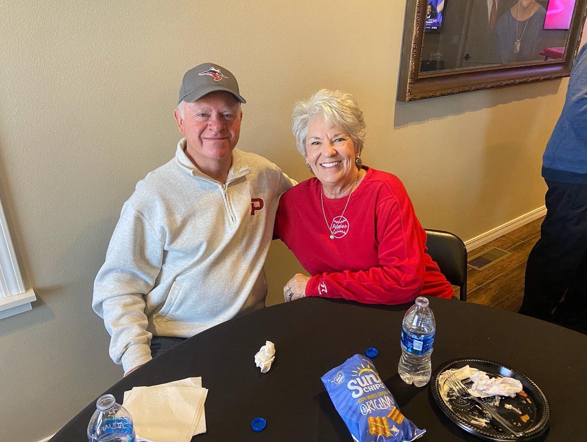 GREAT time with our alums at the <a href="/OPSU_Volleyball/">Panhandle Volleyball</a> match today #aggiealums