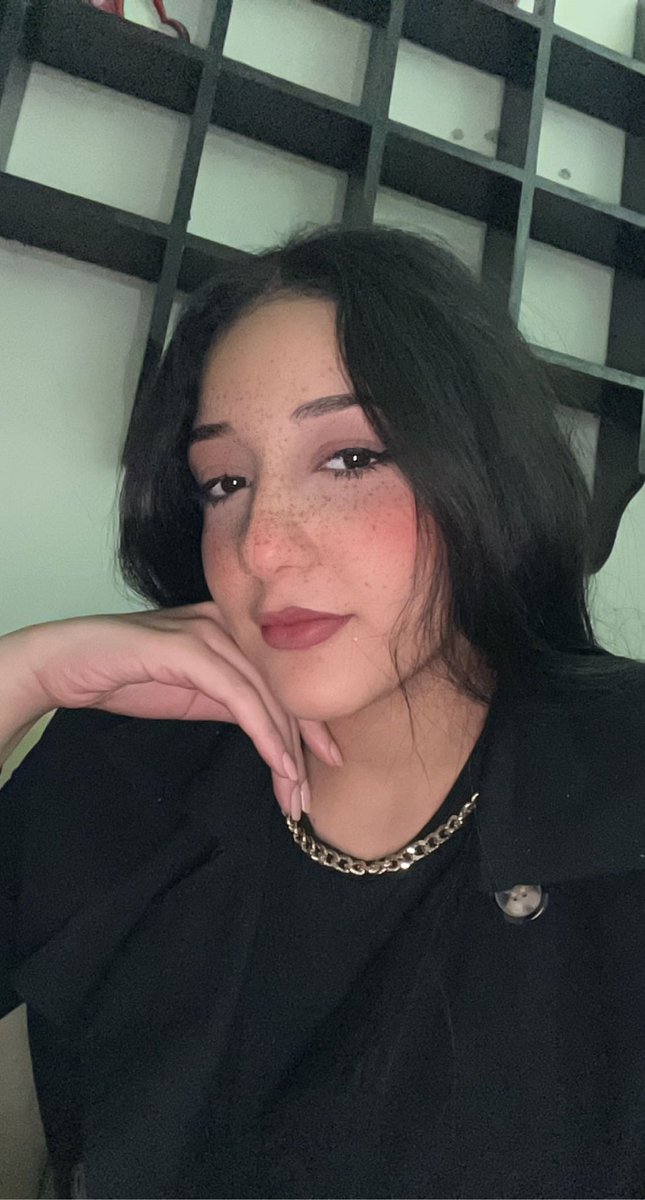 💋.