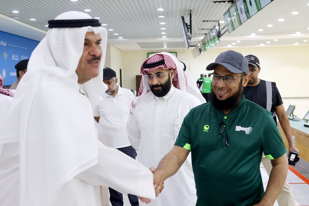 📸 زار الشيخ سلمان الحمود الصباح رئيس الاتحاد الآسيوي للرماية <a href="/Asian_Shooting/">Asian Shooting Confederation</a>، ميادين الاتحاد السعودي، بحضور صاحب السمو الملكي الأمير خالد بن بندر بن مساعد رئيس الاتحاد، حيث أبدى سعادته بما شاهده من تحديثات وتطويرات، متمنيًا التوفيق للرماة السعوديين في #دورة_الألعاب_السعودية 🇸🇦