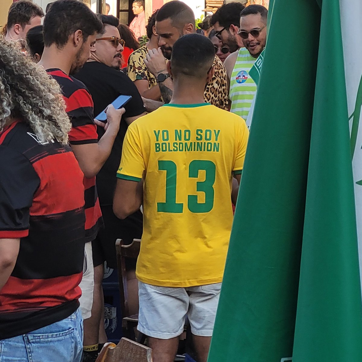 eu PRECISO dessa blusa