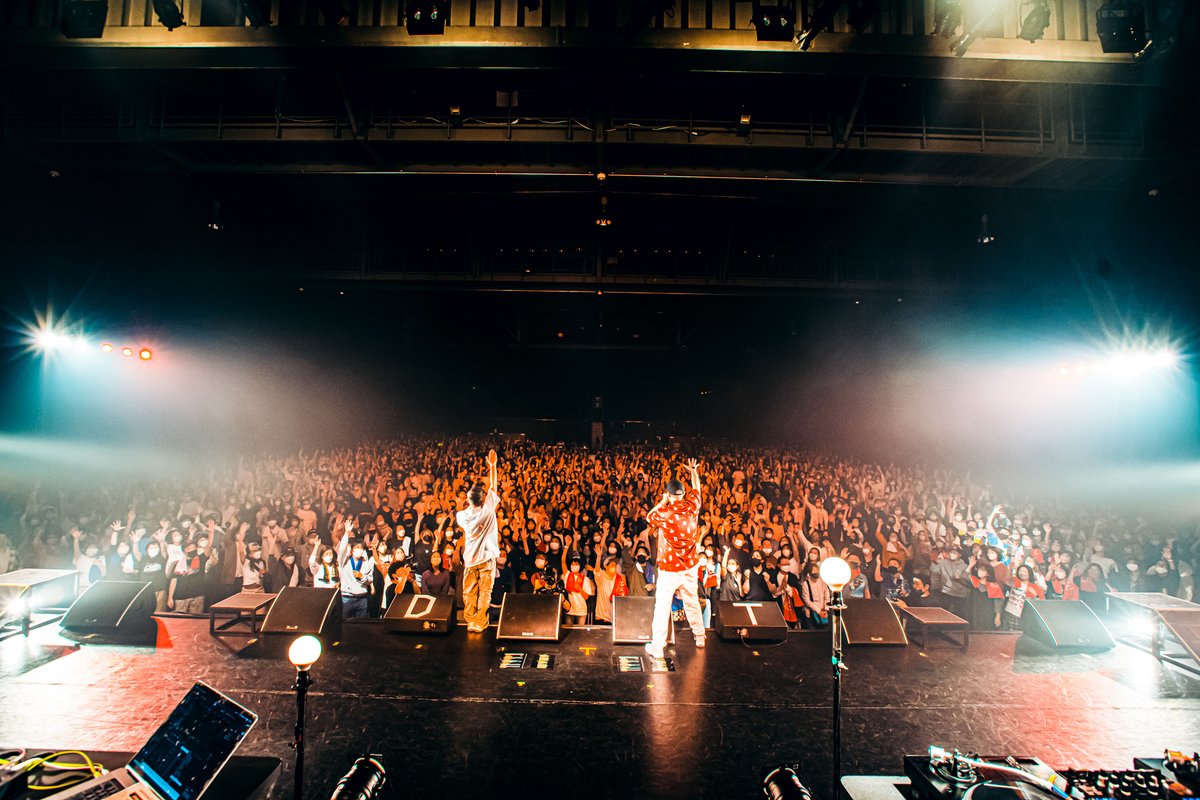 Def_Tech's tweet photo. Look to the Stars #DefTech Live Again Tour✨
Day8 TOKYO FINAL👏🏻✨

2022/10/29 東京 豊洲PIT
無事にツアー完走を報告します🔥
無事故を祈ってくれたファンに心から感謝🤲🏻

名��屋、広島、仙台、お台場、
大阪、福岡、沖縄、豊洲、
ここに集まってくれたすべてのみんなにも
心を込めてarigato🤲🏻✨ https://t.co/lN6Fvzv9mM