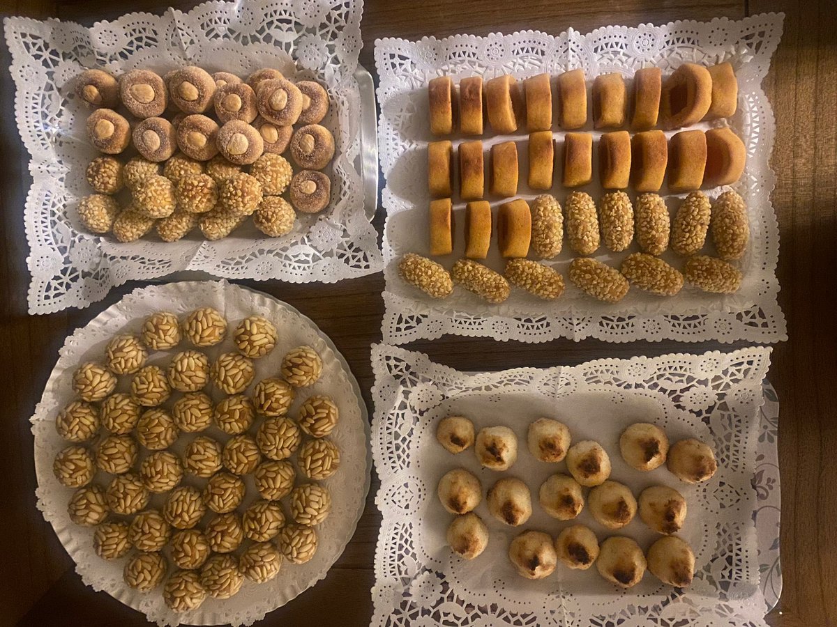 LluisBoldu's tweet photo. #panellets fets casa. #butsenit #HortadeLleida Amb productes de temporada. #pinyons #boniato #ametlles #coco Boníssims!
#castanyada #nohallowen #PartidadeButsenit #tardor https://t.co/q2TeYBCkCX
