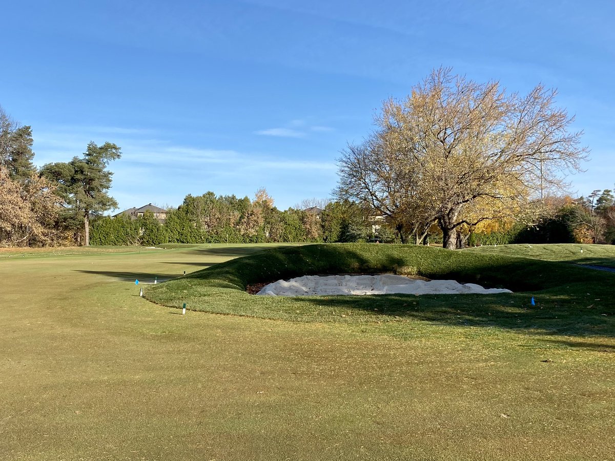 RobertMackay75's tweet photo. Hole #1 fully grassed. Much improved opening hole both visually and strategically @jeff_mingay @jamieknorr86. Left fairway bunker in driving area will be built next spring when work on 18 is being done. https://t.co/GbdZmiNzfI