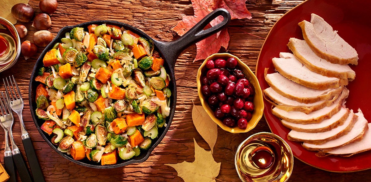 DoleTweets's tweet image. Are fall 🍂 fruits > summer ☀️ fruits? 🤔 We’ll let you all be the judge of that. 😉 But definitely give them a fighting chance with this delicious skillet recipe:
ms.spr.ly/6016dewNI