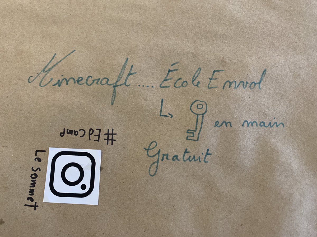 EdCampPremSeign's tweet photo. Le participants du #EdCampLeSommet laissent leur trace et partagent leurs ateliers coups de cœur ❤️ Merci aux animateurs pour cette journée extraordinaire! https://t.co/O1KlL7uI93