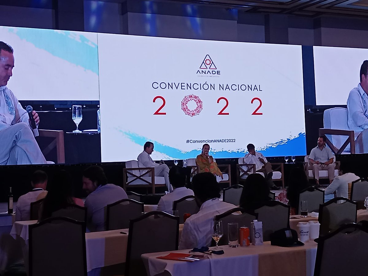 ANADEcolegio's tweet photo. Josefina Cortés Campos, José Roldán Xopa y Alejandro Faya Rodríguez nos platican acerca de la intervención del Estado en la economía y sus límites, en el panel #4 moderado por Carlos Mena Labarthe.

#ConvencionANADE2022 https://t.co/H8DYisSodh