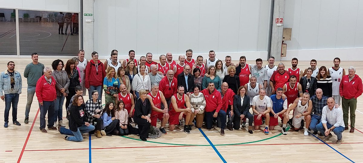 Muuuuy grandes. Muuuuy orgullosos de todos ellos. Muuuuchas gracias por vuestras lecciones de cuáles son los valores del deporte.
<a href="/mem_quinosalvo/">Memorial Quino Salvo</a>