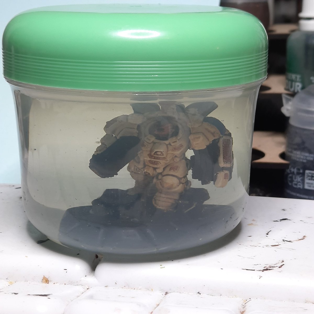 DontBuryMeAtSea's tweet photo. #hobbystreak 9 - I could definitely salvage the scheme with some effort but on the most basic level I just don't like how it came out. Into some of the Dip he goes. 

I think I'm going to do a ultramarine blue primary, with gray blue as the secondary and reversed for champs. https://t.co/mh39ja7mpr