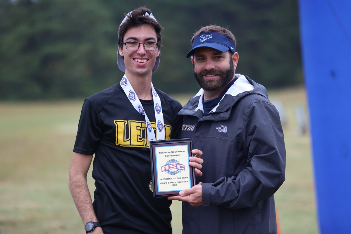 MXC: David Dugan named @ASC_sports Freshman of the Year as @LETUTFXC men finish 3rd at conference meet. Story: letuathletics.com/news/2022/10/2… #FearTheSting