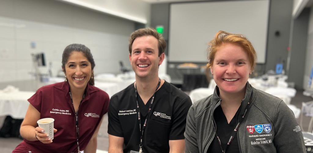 harvardsono's tweet photo. MGB fellows between hands-on teaching! #MGHPOCUS @mghedus @CaitlinAzzo @RobertAdrianMD @schmadeline https://t.co/SxAX8BLNeN