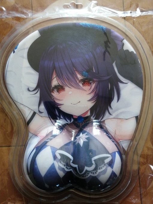 #あおぎり高校美術部音霊魂子さんのおっぱいマウスパッド実物届きました～!  