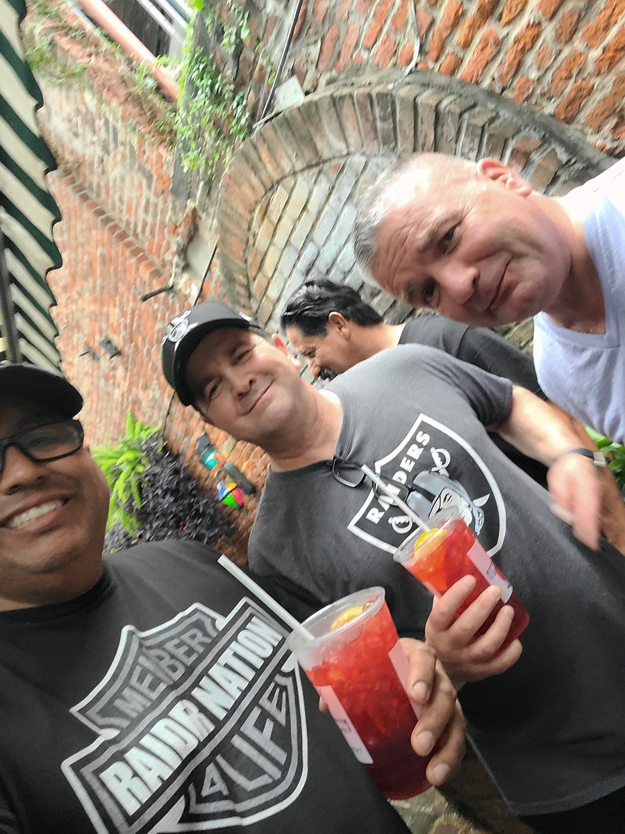 Made it to Pat Obriens for a huricane! 
Me and Quez and Quintana are gonna hook up with the B Lot Brudhas and cause some chaos!!