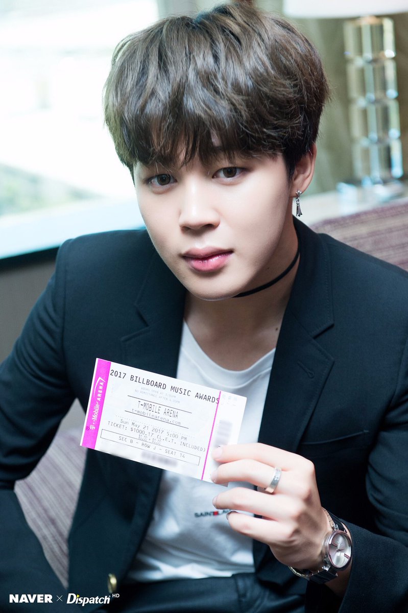 BTS___FAN11's tweet photo. かわいすぎるジミン出来る男ふうなじみんちゃんかっこいい😳💓 #ジミン https://t.co/h9gKUjPg28
