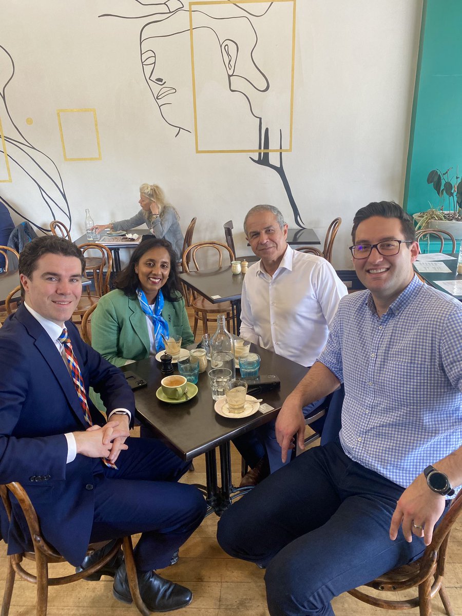 Morning coffee in sunny Melbourne with good friends of 🇮🇱. @TimWattsMP @joshburnsmp @michrajah