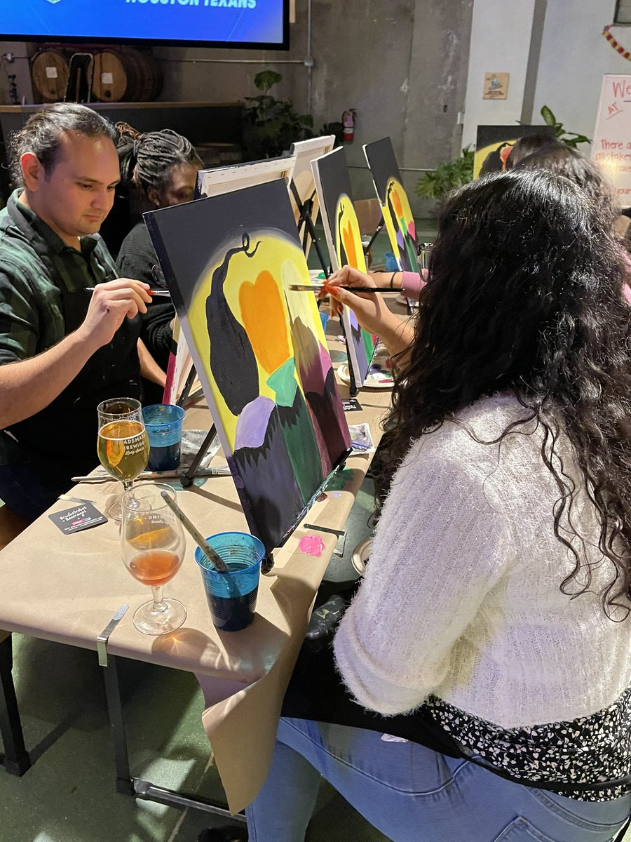 EnlightenedAunt's tweet photo. #PaintNightWithTam
#PaintingWithTam
#BrushstrokesAndBeverages https://t.co/7obcWwpXY4