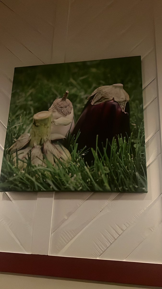 12v_Ike's tweet photo. @kyballistics saw this at my local restaurant and thought of your shows lolz #nobodylikeseggplant https://t.co/LQw6YyBQYx