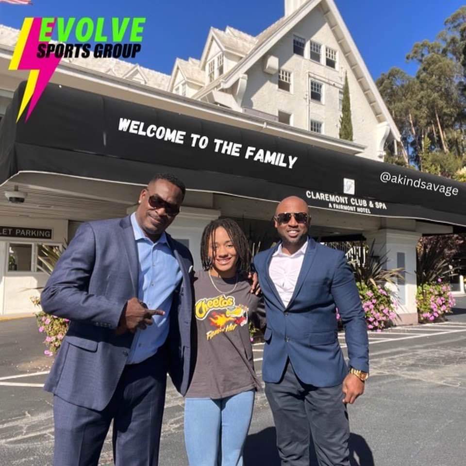 Great day ! Evolve Sports Group signing Taylor Ellis . The #1 15 year old Jiu-Jitsu World Champion. She is from Oklahoma. 4.0 GPA also , very smart and business minded young lady. Instagram <a href="/akindsavage/">..</a>
