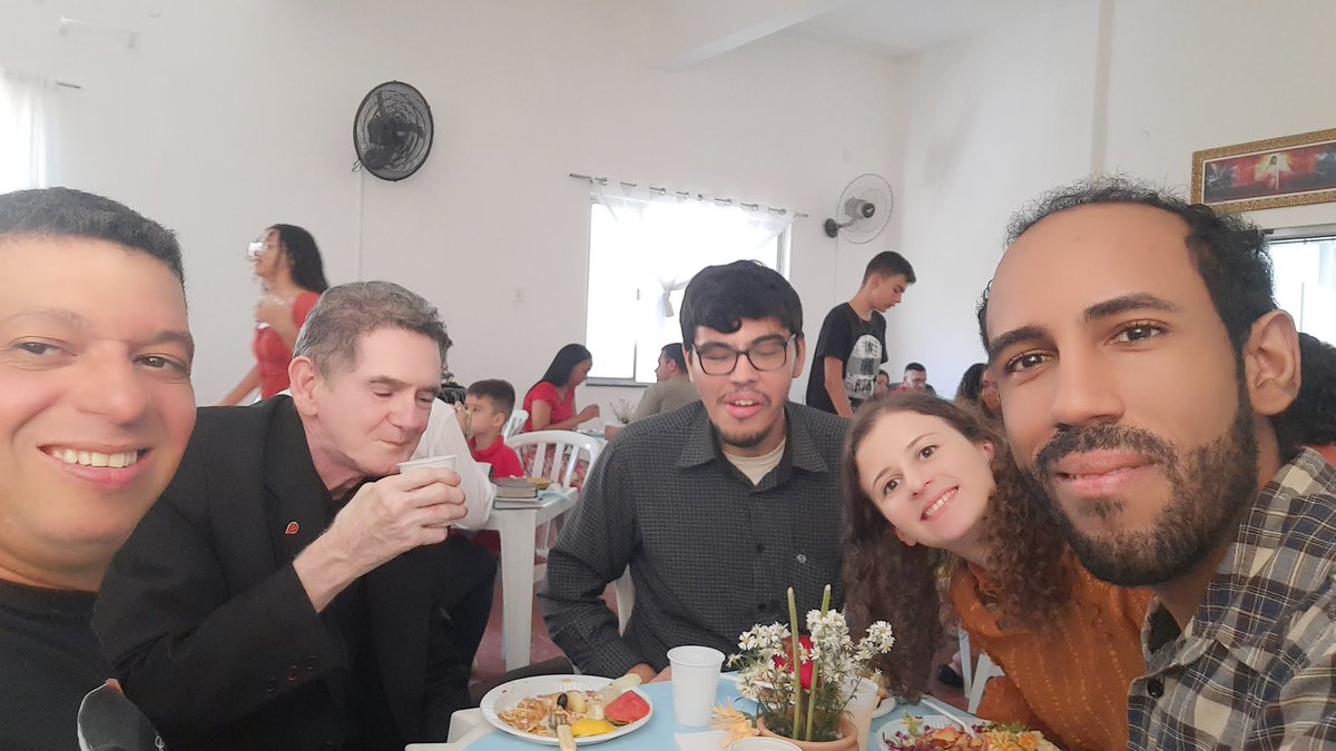 djsussa's tweet image. Almoço incrível com pessoas incríveis da minha vida.