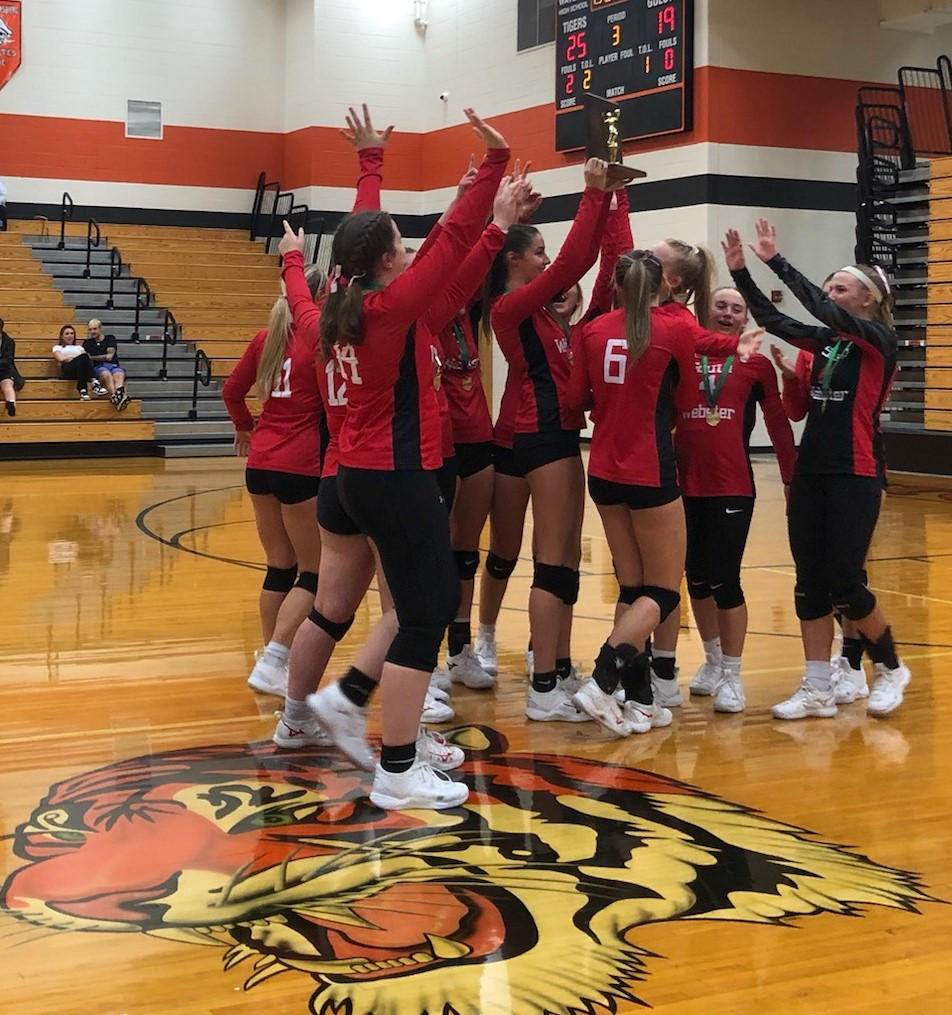 paulboggssports's tweet photo. Your 2022 @OHSAASports Division III Southeast District volleyball champion South Webster Jeeps led by its 2 seniors @nata1ieadkins &amp; @raynardriley2. @BVLocalSchools @MakaylaRaynard @skyzim_22 @bella_c127 @loveofthegame08 @LaKaltenbach00 @breashupert04 @JacobSmithPDT @MrHavensSWHS https://t.co/AlZ8FQxkGs