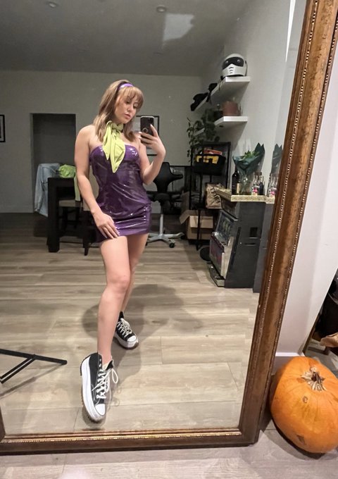 Trying to solve some crime and fuck 🔍💚 https://t.co/br7N3e885k