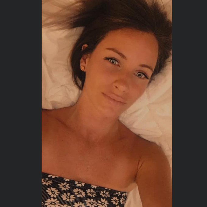 BeckytheD's tweet photo. Tonight I'm beyond sad. I just lost my best friend. Life can be overbearing.
I need to somehow get out of the rut my life has taken me.
I lost my job, and now my best friend. She was too young to die, and I can't even get the family a gift or anything bc I'm pathetic and broke.😭 https://t.co/zvrHmGwwaO
