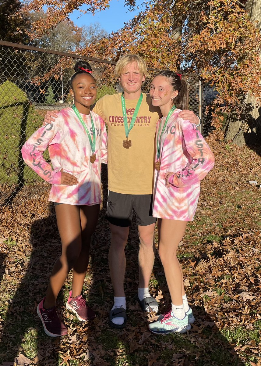 CoachHerbertSMF's tweet image. We’re taking 3 to the state meet! Micah Bentley, Jayla Atkinson and Deena Ingrassia all qualify for next Saturday’s meet at Fortress Obetz. Nice running by our Bulldogs! #StrongerTogether #SpeedKills