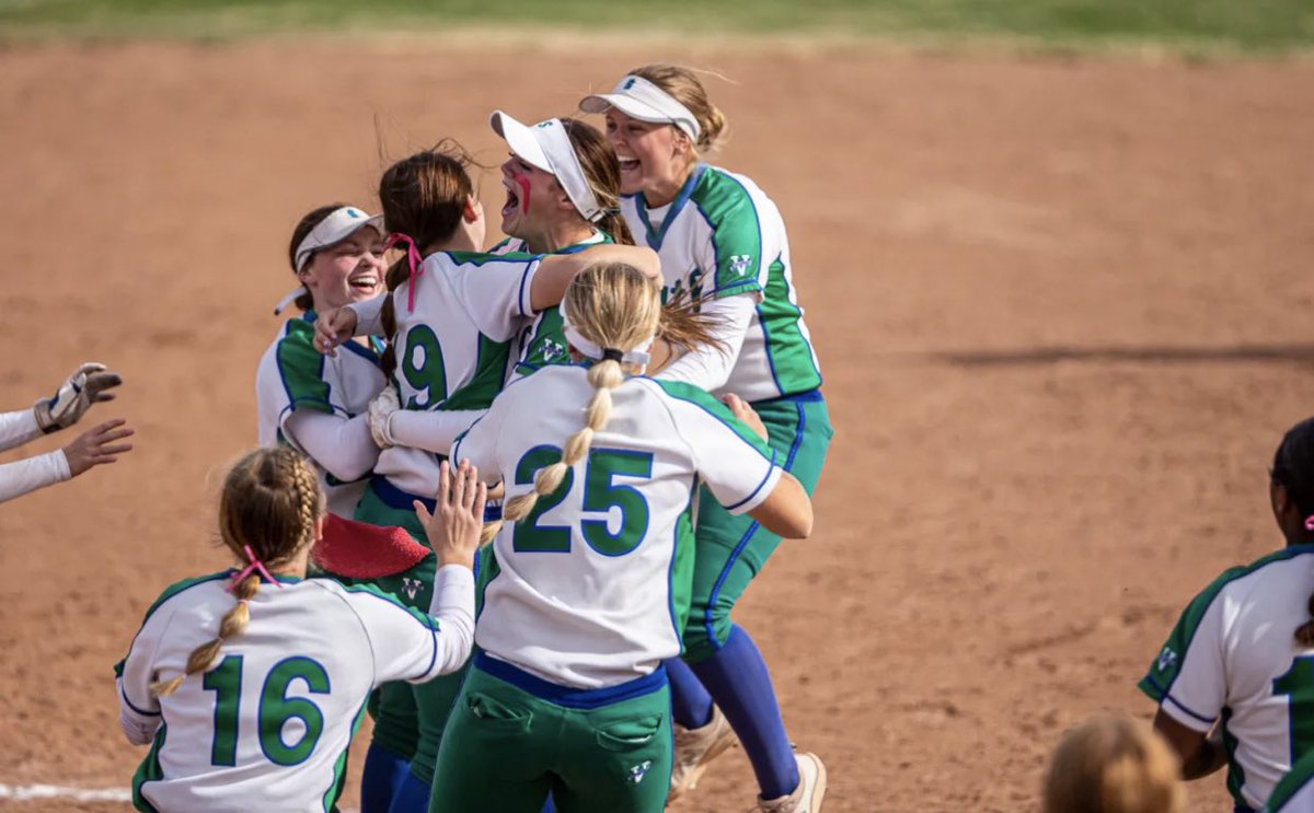 MaddyDuvall3's tweet photo. STATE CHAMPSโผ๏ธโผ๏ธ Nothing can describe the feeling of playing with these girl. I truly am so blessed to be apart of this program and have such amazing coaches. I am so thankful to be able to call these girls my family. ๐ซถ๐ป#ssdiff #JAGSTATE @BSSJagsSoftball https://t.co/0uQVkmbwBx
