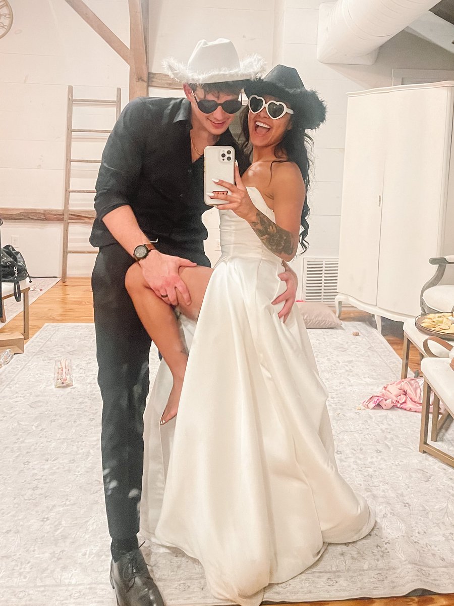 jerezgabs's tweet photo. mr &amp; mrs https://t.co/cwAGYeO717