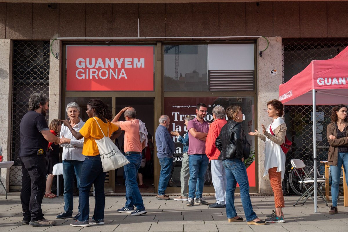 Local de @GuanyemGirona inaugurat aquest matí a la Plaça Salvador Espriu de Girona. Un espai per a tothom qui vulgui un relleu a la ciutat en clau social, ambiental, comunitària i de projecte. Us hi esperem.