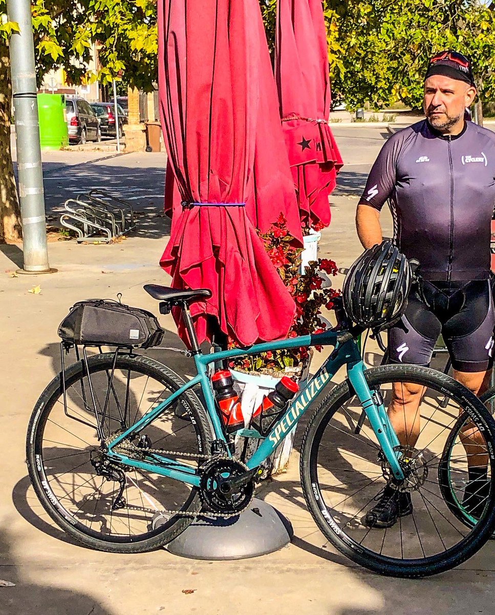 davidcornado's tweet photo. When Harry met Sally @todoGravel @GravelCyclist @GRAVELROAD76 #cycling #cyclinglife #gravel #gravelbike #gravelbikeworld #gravelbikespain #gravelriders #gravelcatalunya #gravelcycling #specialized #specializeddiverge #naturelovers #autumn #fallbiking #whenharrymetsally https://t.co/uNsDYgP2Gy