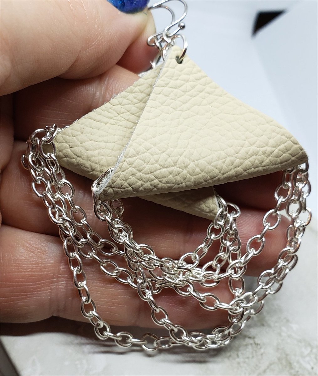 SimplyRaevyn's tweet photo. https://t.co/ywukc68tZ6 Handmade by Jennifer in Lubbock, Texas :) Use code FB10 to get a 10% discount on your order! #Klarna #Afterpay #ShopPay #MHHSBD #smallbusiness #lubbock #shopearly #shopindie #giftideas #shipworldwide #leather #chainjewelry #leatherearrings https://t.co/BtoSdLqK0c