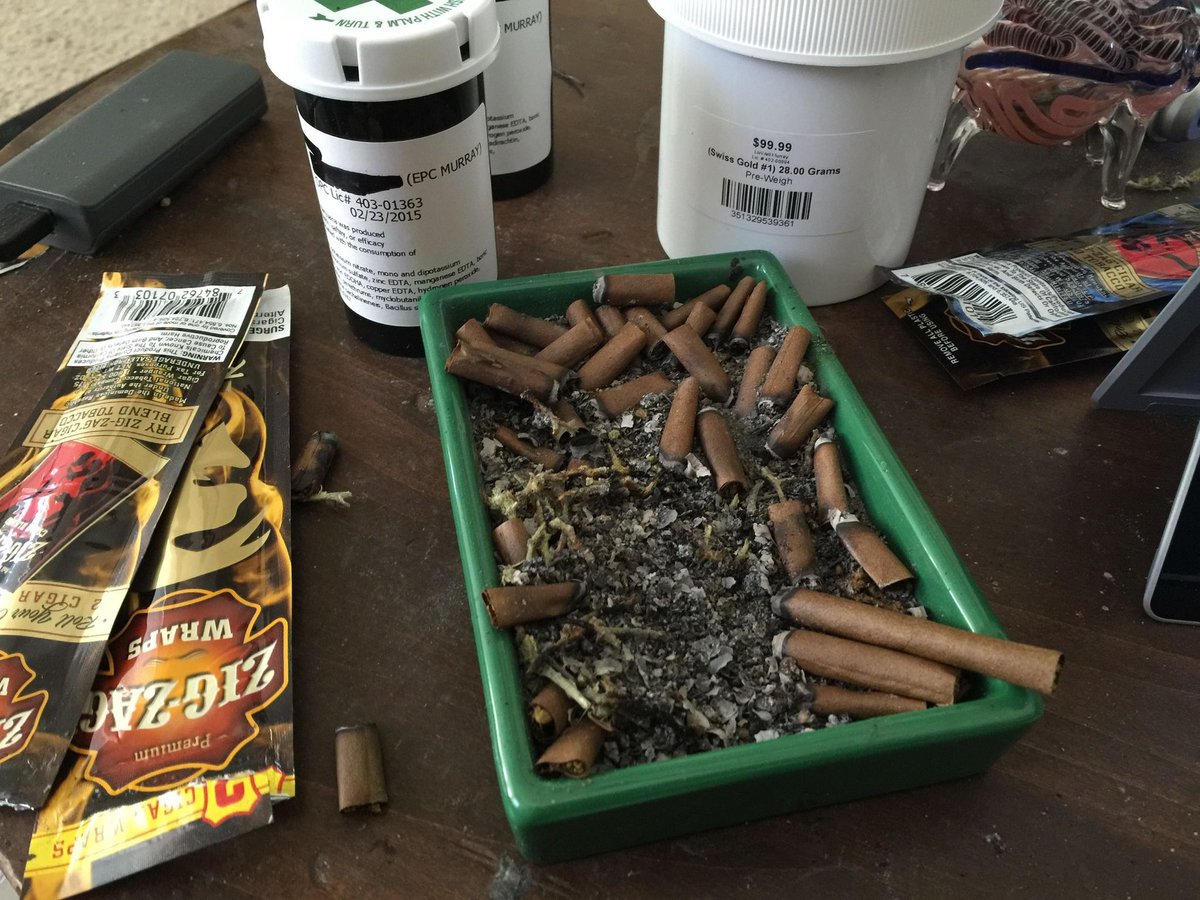 Dareal_loop's tweet photo. @JT_YFS Bro just out here being overly wasteful with the lords green 😫 https://t.co/me9lrAPHE3