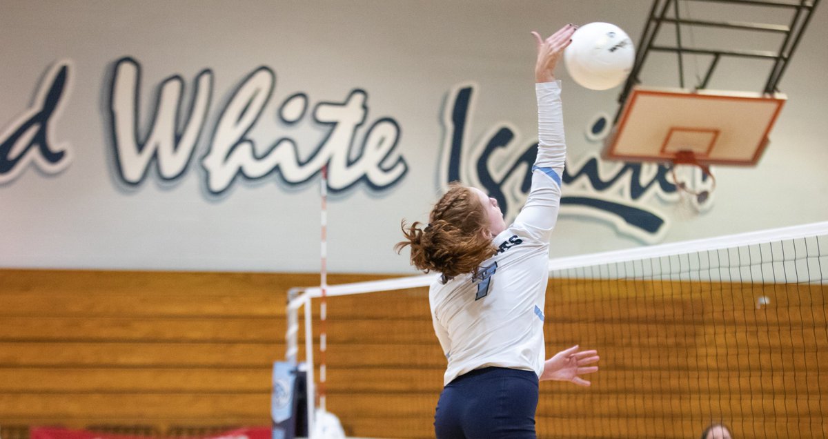 KortaGrace's tweet image. We did it!! Beat Tavares in 3! On to Regional Finals on Wednesday vs Merritt Island. #hitter #2024 #OH #wildcat #volleyball