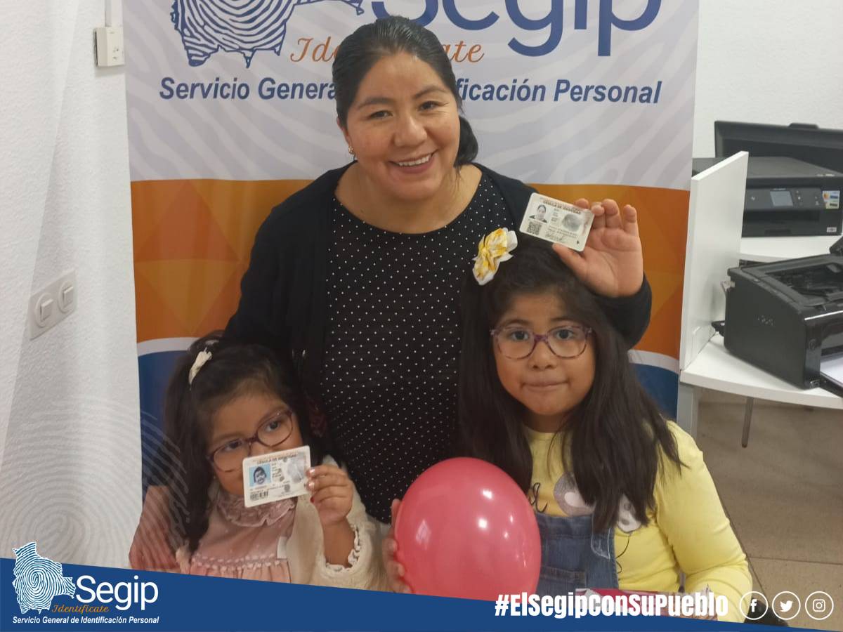 OficialSegip's tweet photo. ¡Estamos donde nos necesitas, trabajando para brindarte la cédula de identidad.
#BrigadaConsular en #España - Ciudad Real.
#ElSegipConSuPueblo https://t.co/uaG1dzwCuU