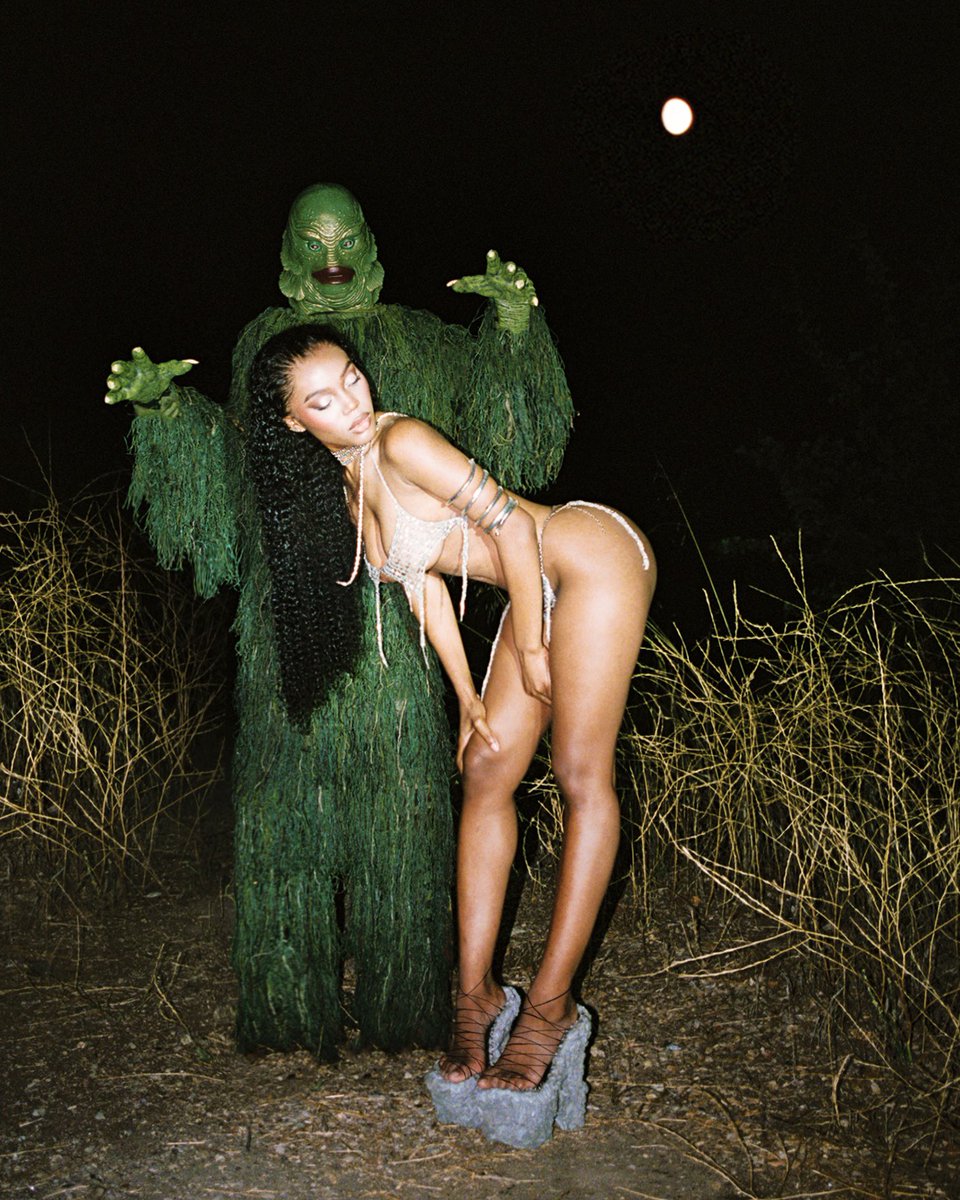 quenblackwell's tweet photo. Damsel In Distress🕸️ https://t.co/8KiJwv4NZs