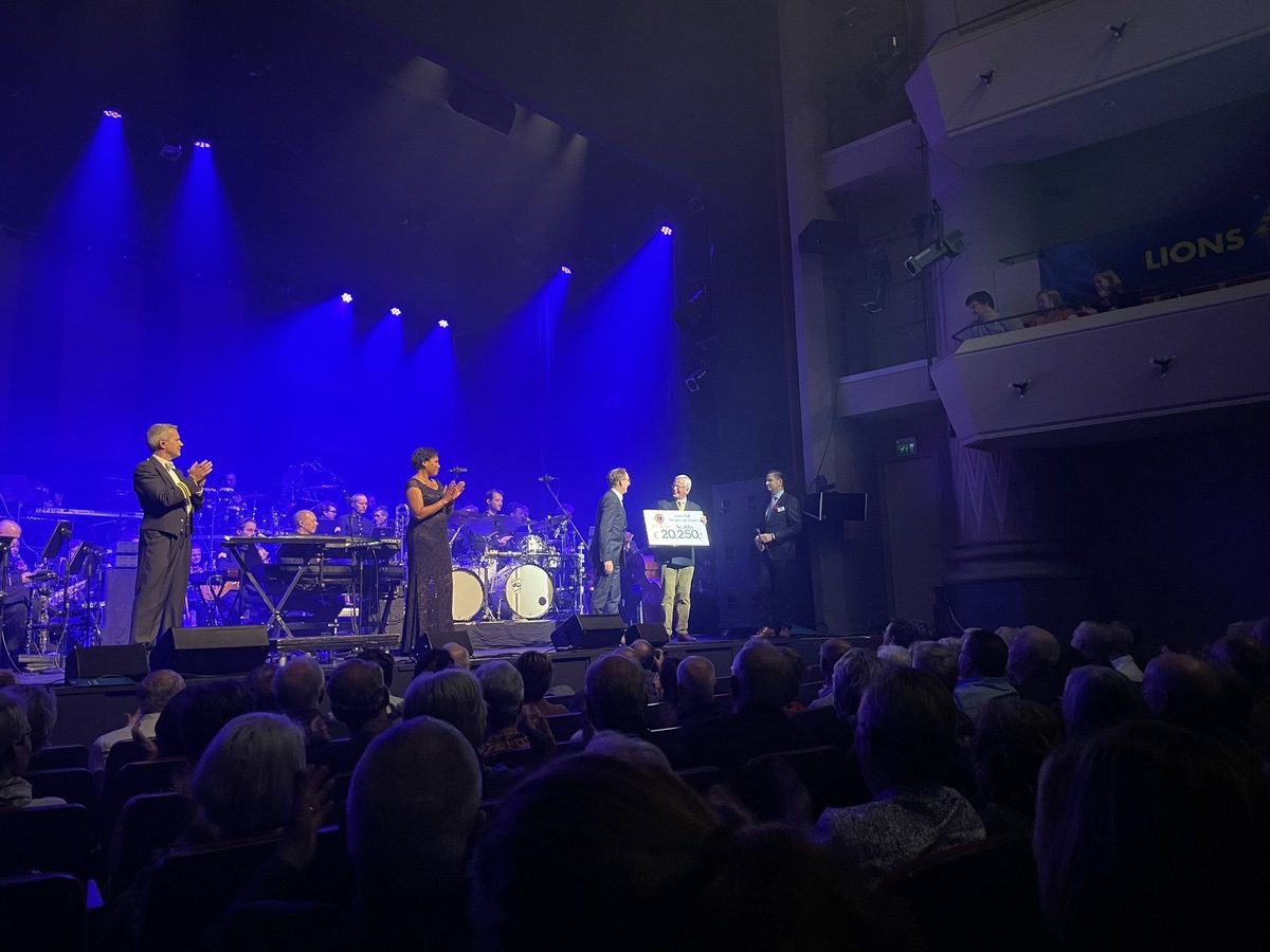 belg322's tweet photo. Vanavond (weer) een mooi concert (Meet the Orchestra II) van het #LuchtmachtOrkest als benefiet voor de #Lions Bergen op Zoom. Ook gecombineerd blijven we het verhaal van de @Kon_Luchtmacht vertellen vanuit @VlbWoensdrecht #ASC https://t.co/fWJ3XY2wSK
